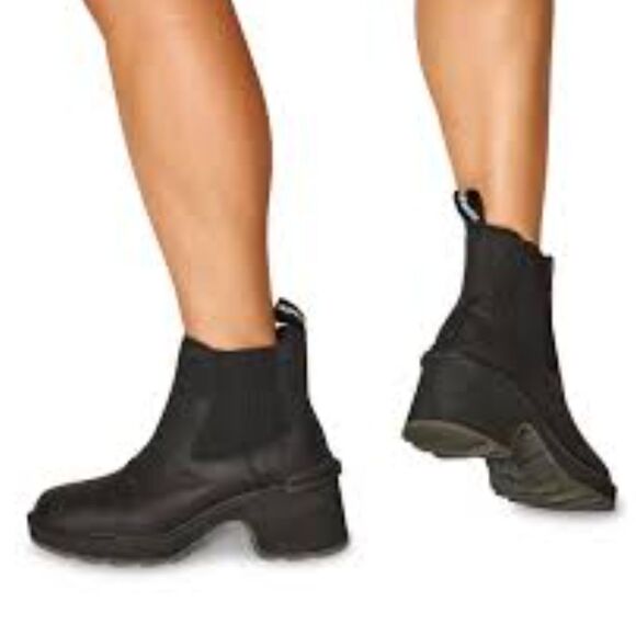 Sorel High Line Chelsea Heel Ankle Pull Tab Heel Boots Booties Women Designer - Picture 3 of 11